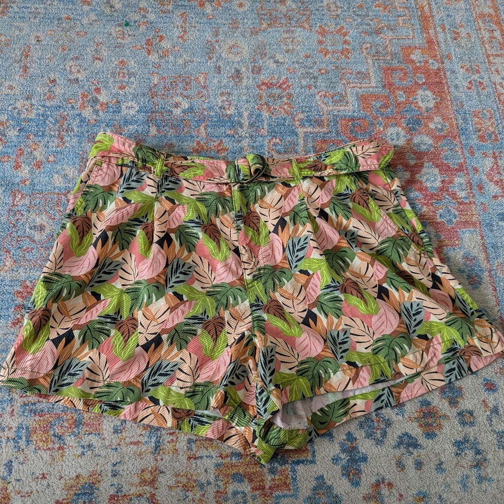 LOFT Ann Taylor Womens XL Jungle Palm Tropical Belted Pleated Shorts Pockets 212
